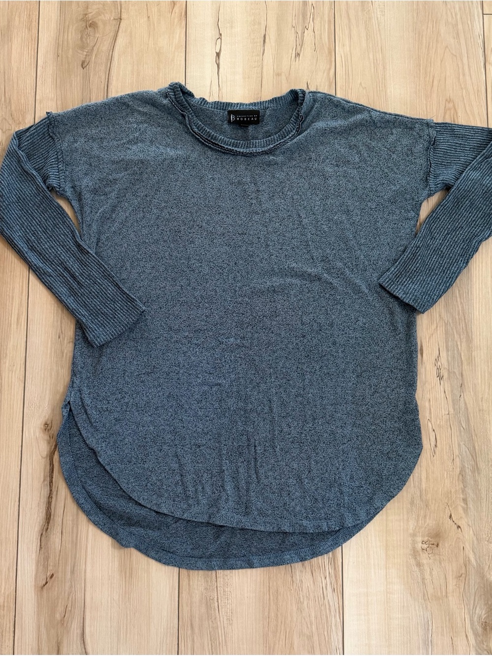 B Collection By Bobeau Heather Blue Long Sleeve top size small